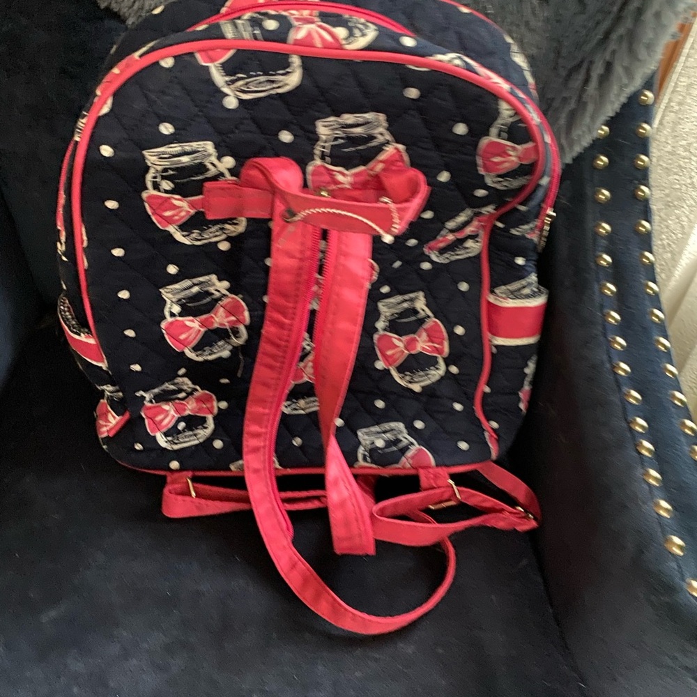 Beautiful backpack - Picture 2 of 4